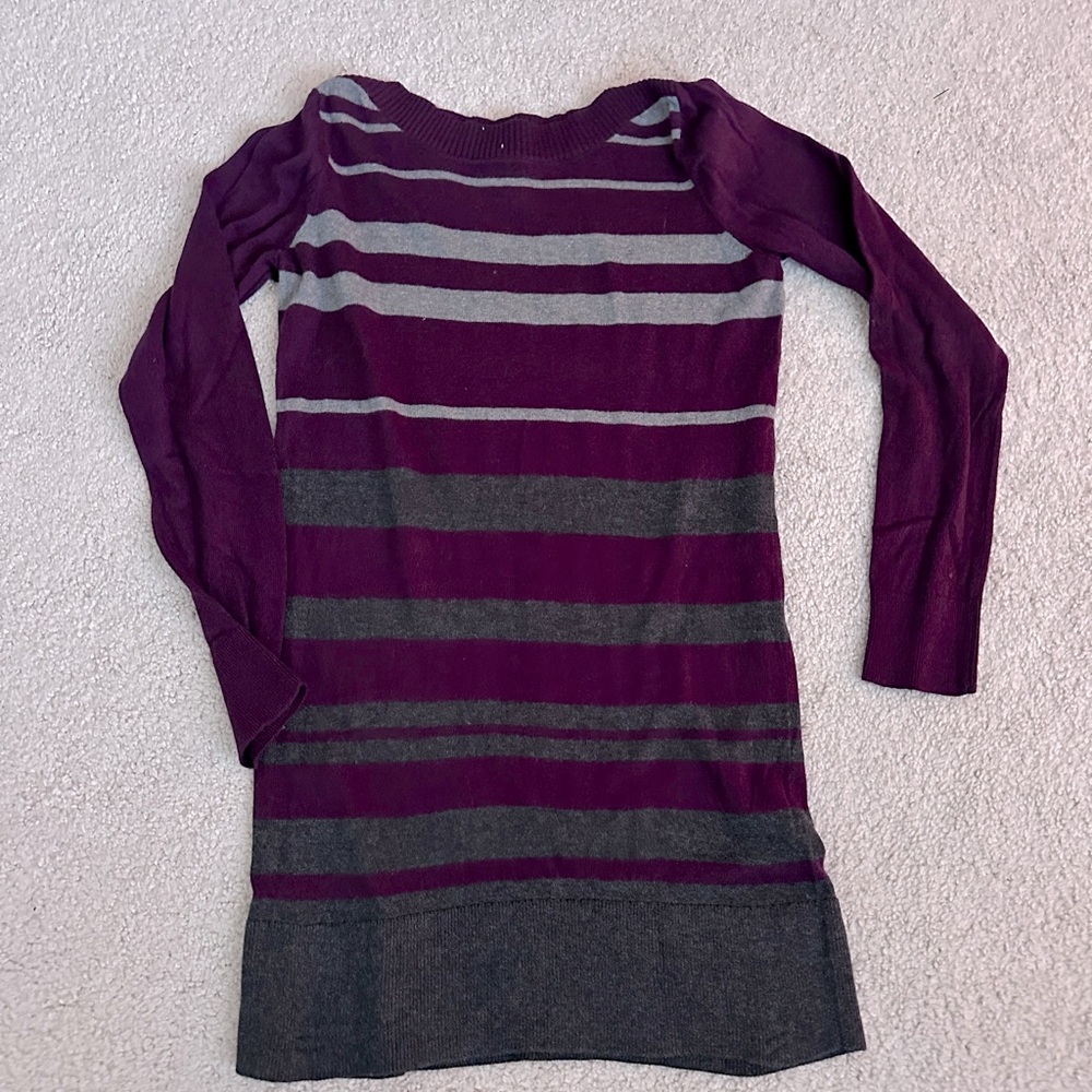 Loft Small Burgundy and Gray Sweater